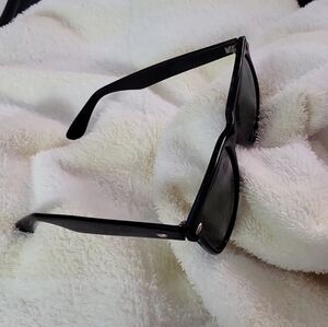 Wayfarer Sunglasses By R-98  Black